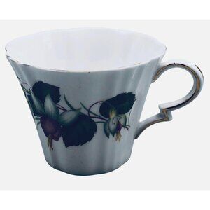 Royal standard tea cup fine china 2199 made in England floral white green READ